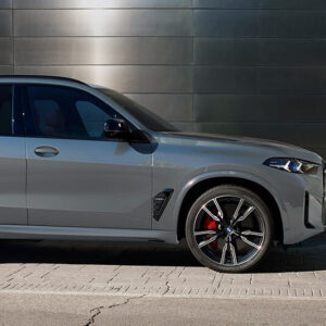 BMW X5 M50i