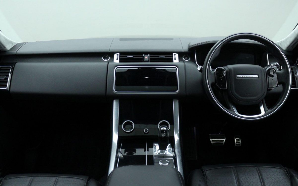 Range Rover Velar D300 - Image 8